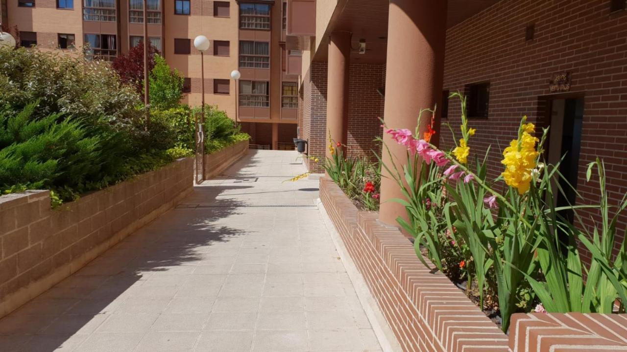 Apartment Madrid Barajas Exterior foto